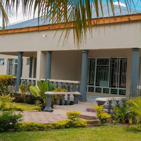 Mangochi Adams Lodges Ltd מראה חיצוני תמונה